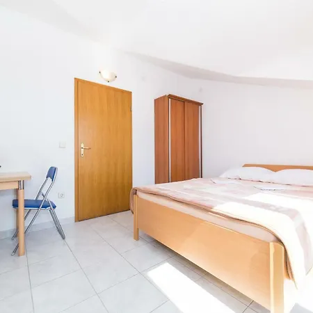 Levanda Apartment *