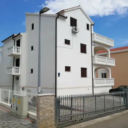 Levanda Apartment *